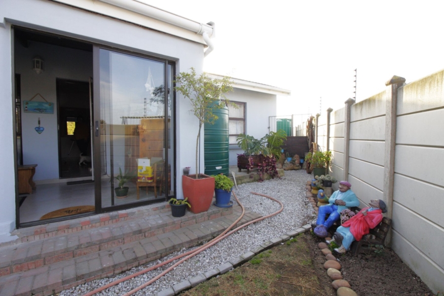 3 Bedroom Property for Sale in Wavecrest Eastern Cape